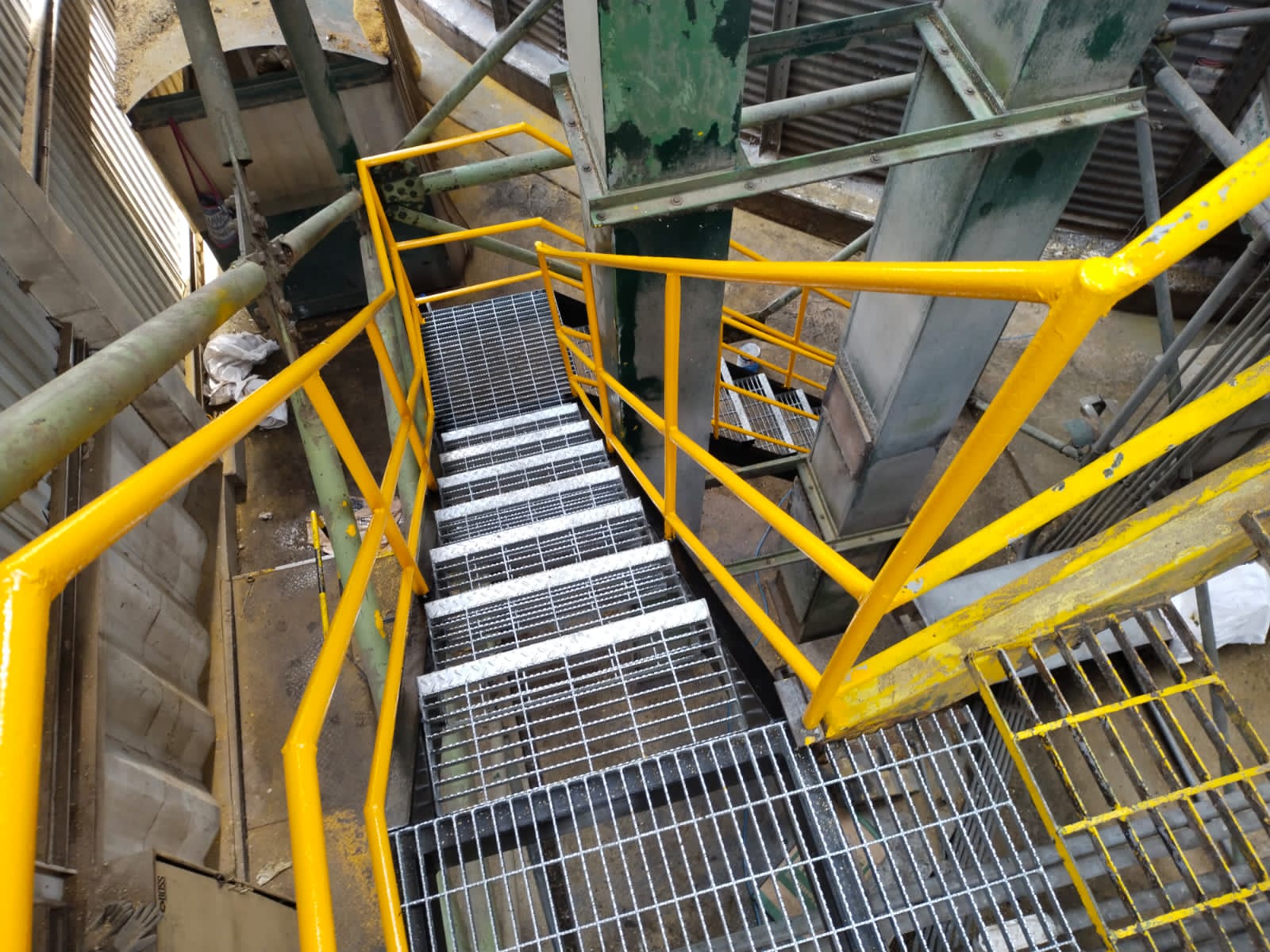 escaleras-estructuras-metalicas-taesmet-02