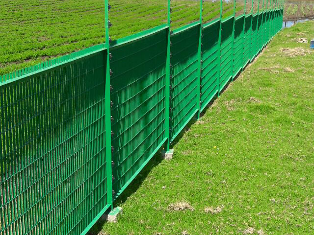 cerramiento-rejillas-metalicas-taesmet-03