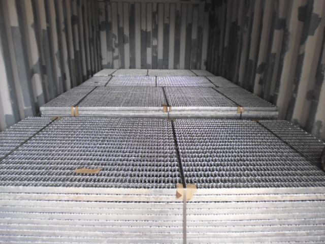 despachos-rejillas-metalicas-taesmet-05