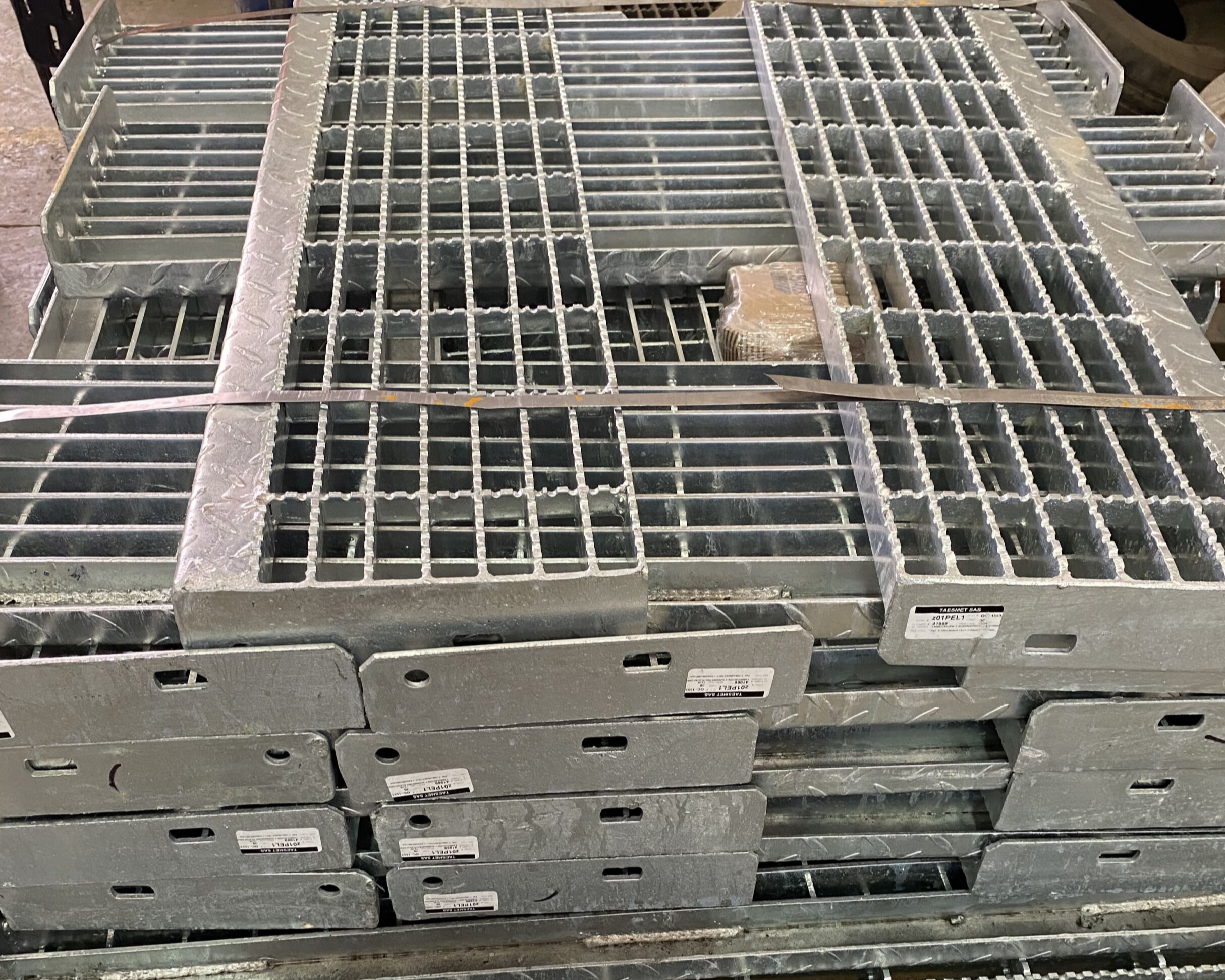rejillas-metalicas-en-stock-taesmet-07