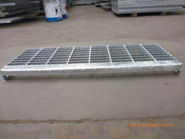 pasos para escalera rejillas metalicas 01